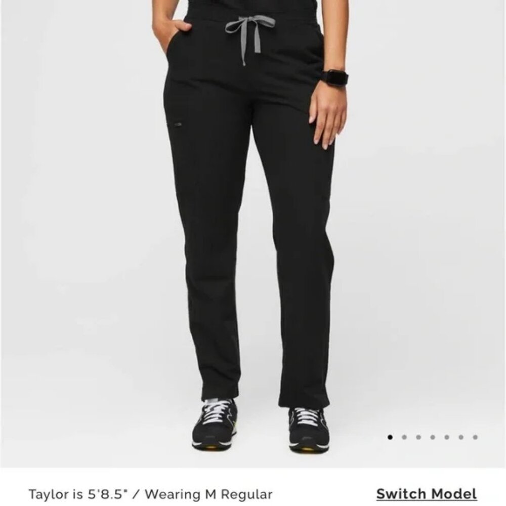 Figs Medium TALL Yola Skinny Cargo Scrub Pants Black